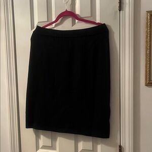 NWOT! St. John Essential Chic Black Pencil Skirt for Women